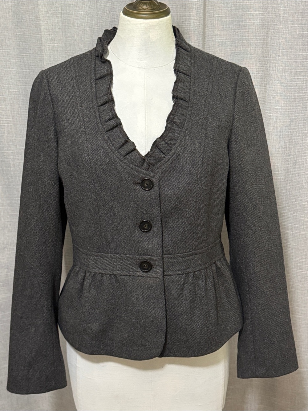 Loft Wool Blend Fitted Jacket-Gray-3 Button-Ruffle Neck Trim-Lined-Tweedy